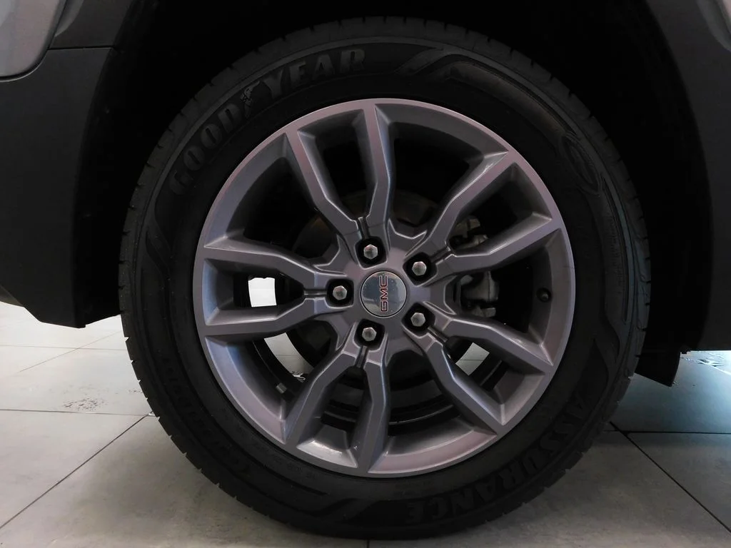 Used 2023 Sterling GMC SLT image 14