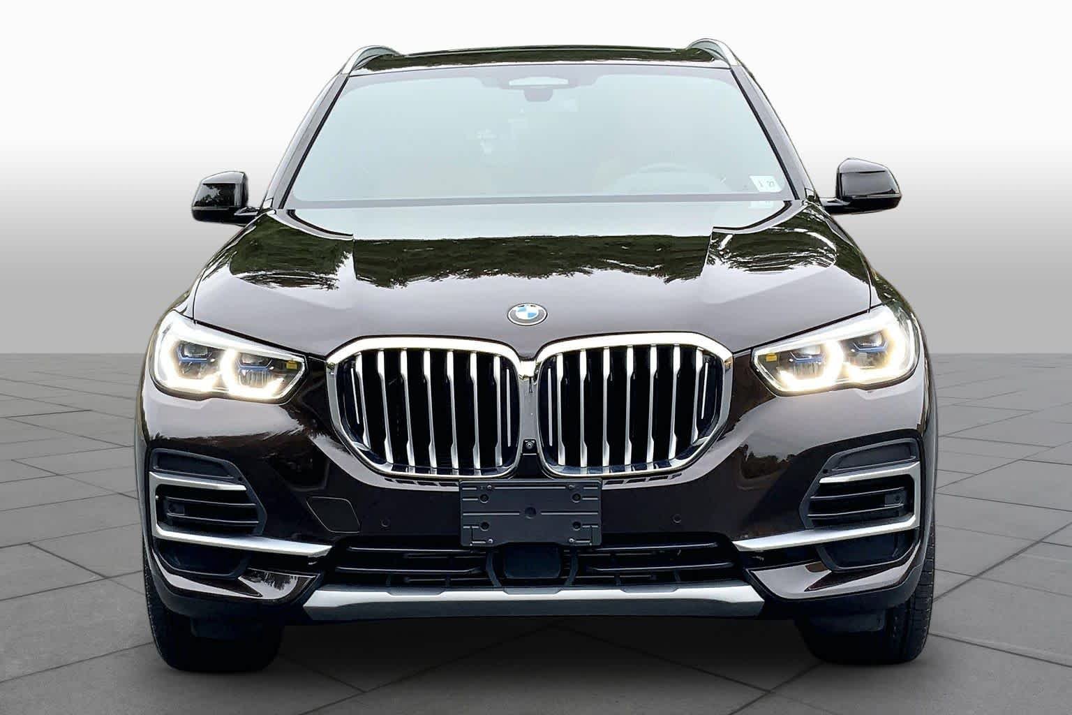 Used 2022 Sparkling Brown Metallic BMW xDrive40i image 3