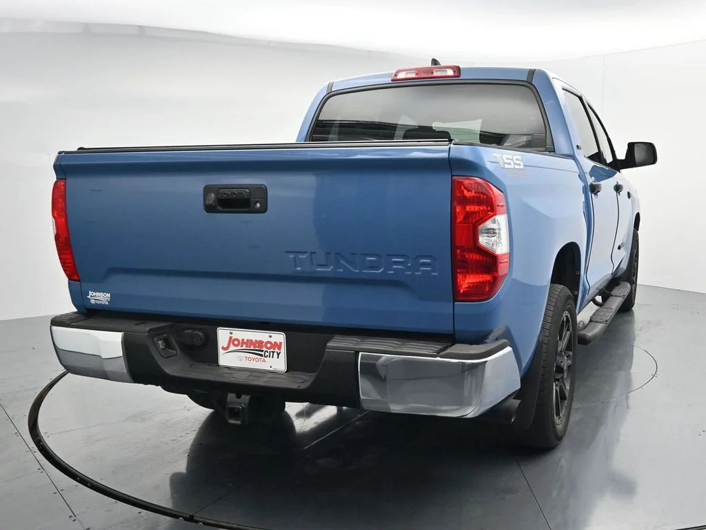 Used 2020 Blue Toyota SR5 image 5