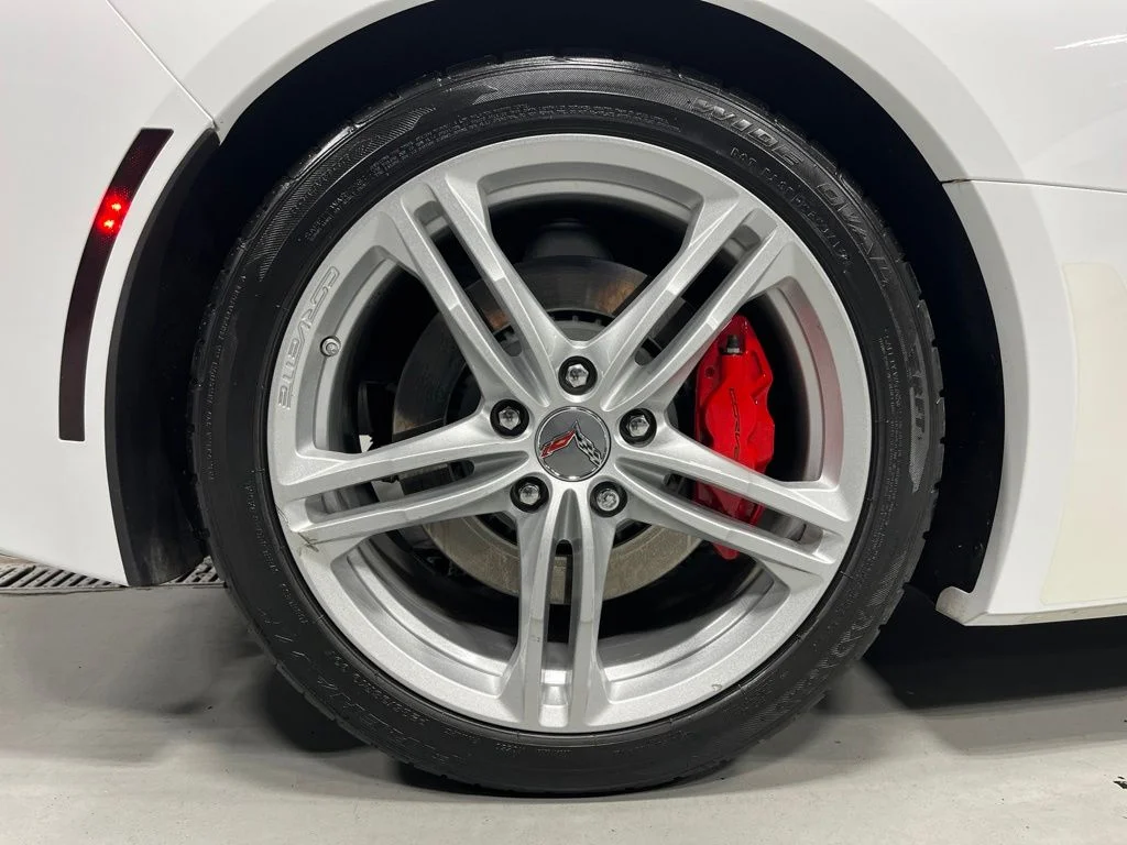 Used 2016 Arctic White Chevrolet Stingray image 40