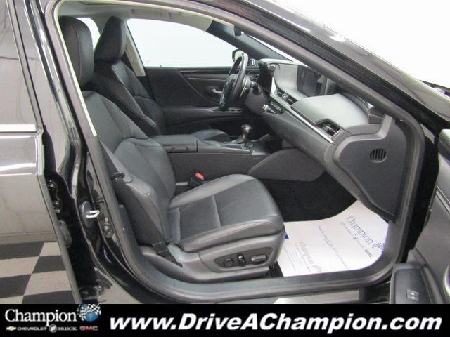 Used 2021 Black Lexus 350 image 33