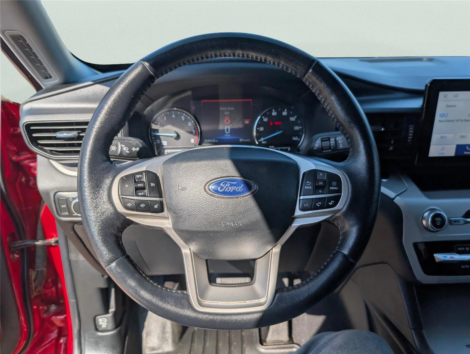 Used 2022 Rapid Red Metallic Tinted Clearcoat Ford XLT image 54
