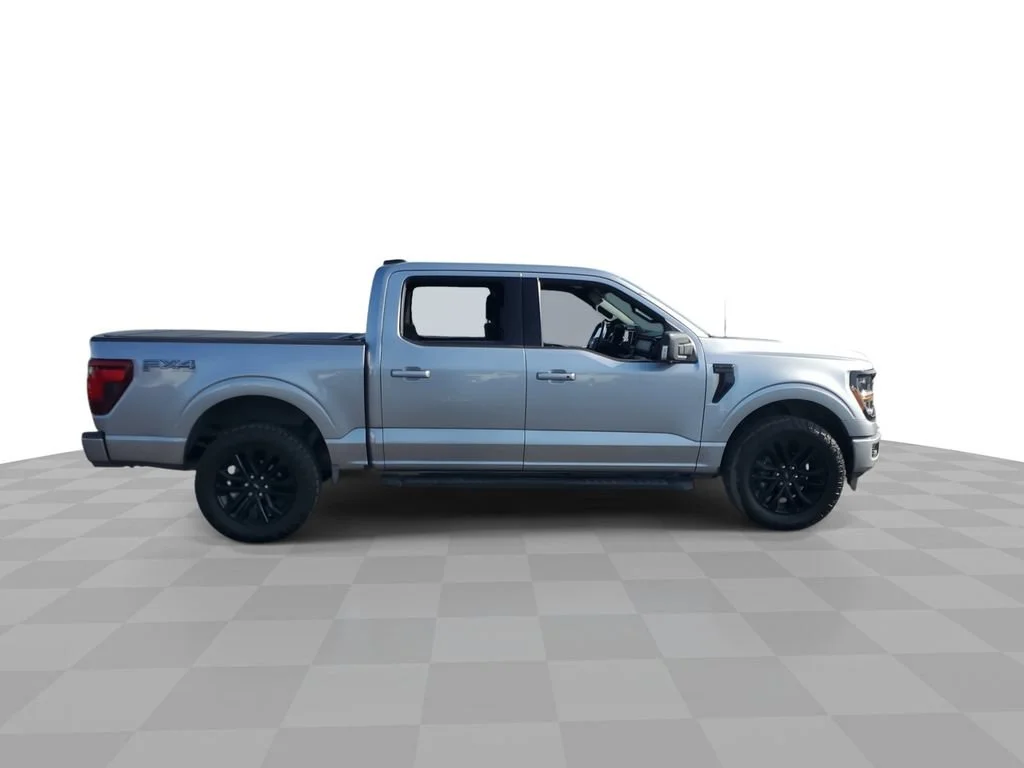Used 2024 Silver Ford XLT image 9