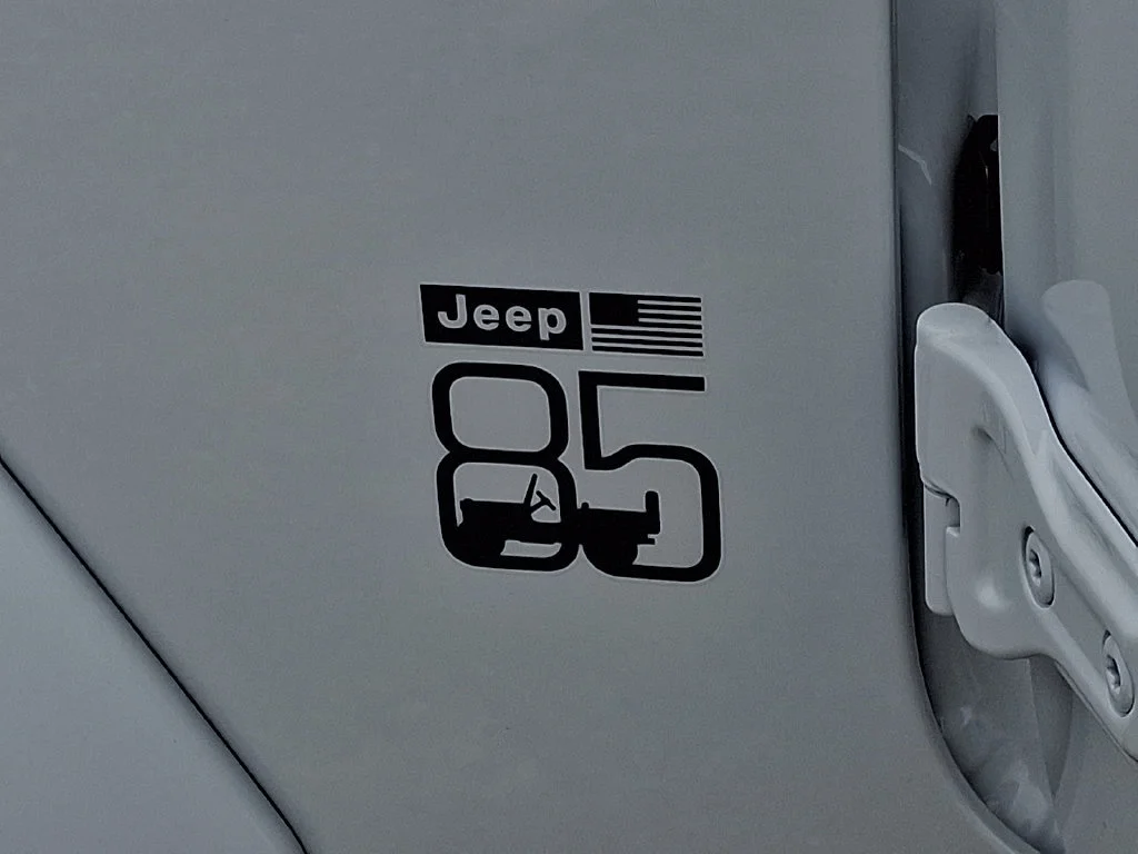 New 2026 Bright White Clear-Coat Exterior Paint Jeep 85th Anniversary Edition image 20