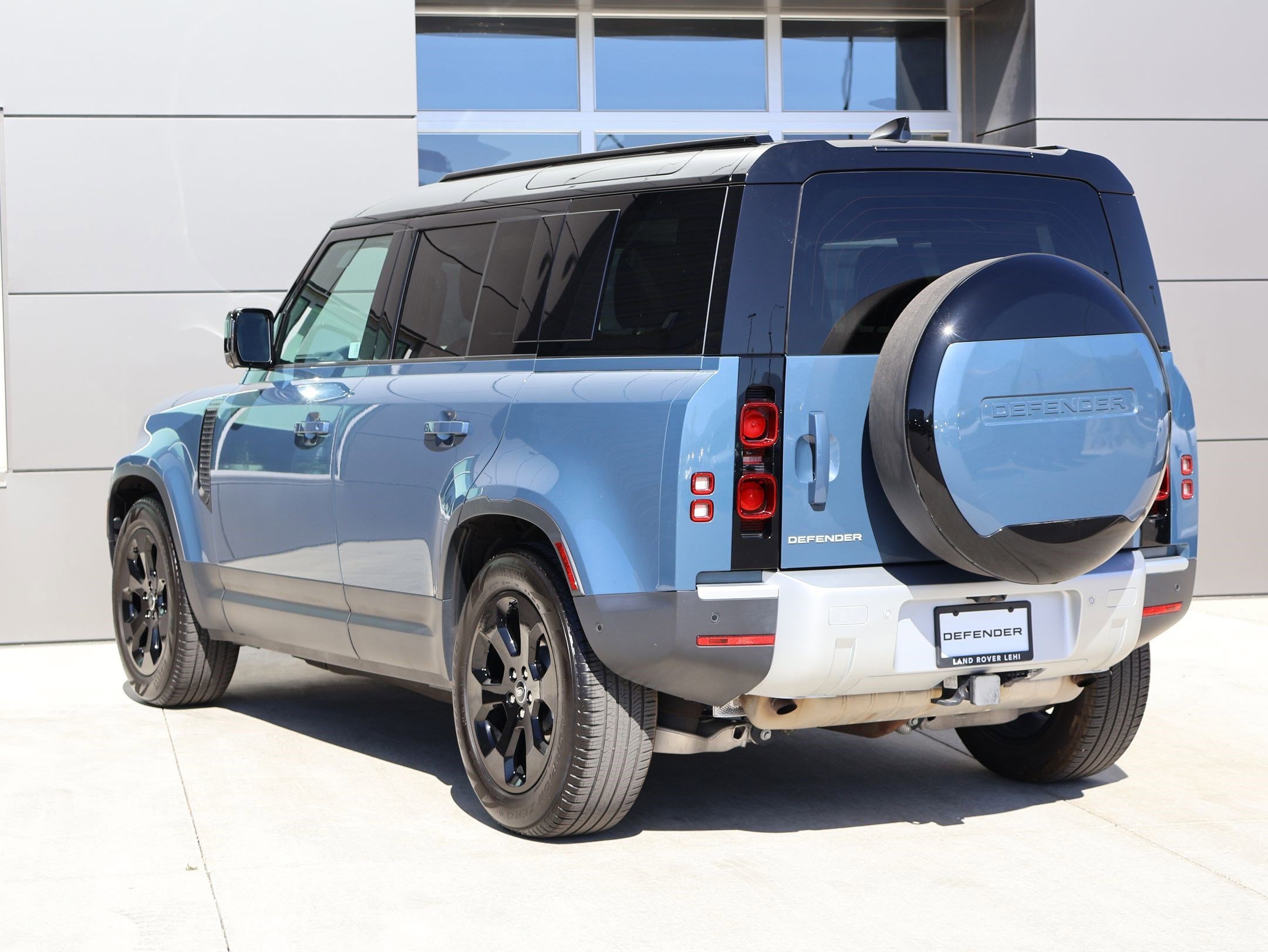 Certified Used 2025 Tasman Blue Metallic Land Rover 110 P300 S image 8