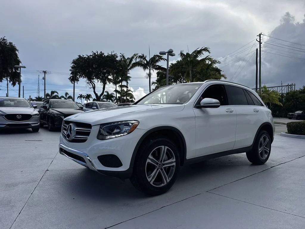 Used 2018 Polar White Mercedes-Benz GLC 300 image 28