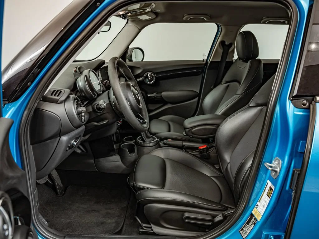 Used 2016 Electric Blue Metallic MINI  image 30