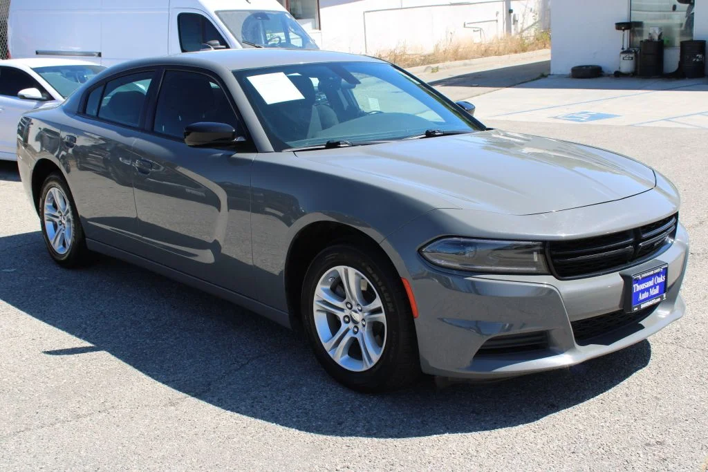 Used 2023 Gray Dodge SXT image 3