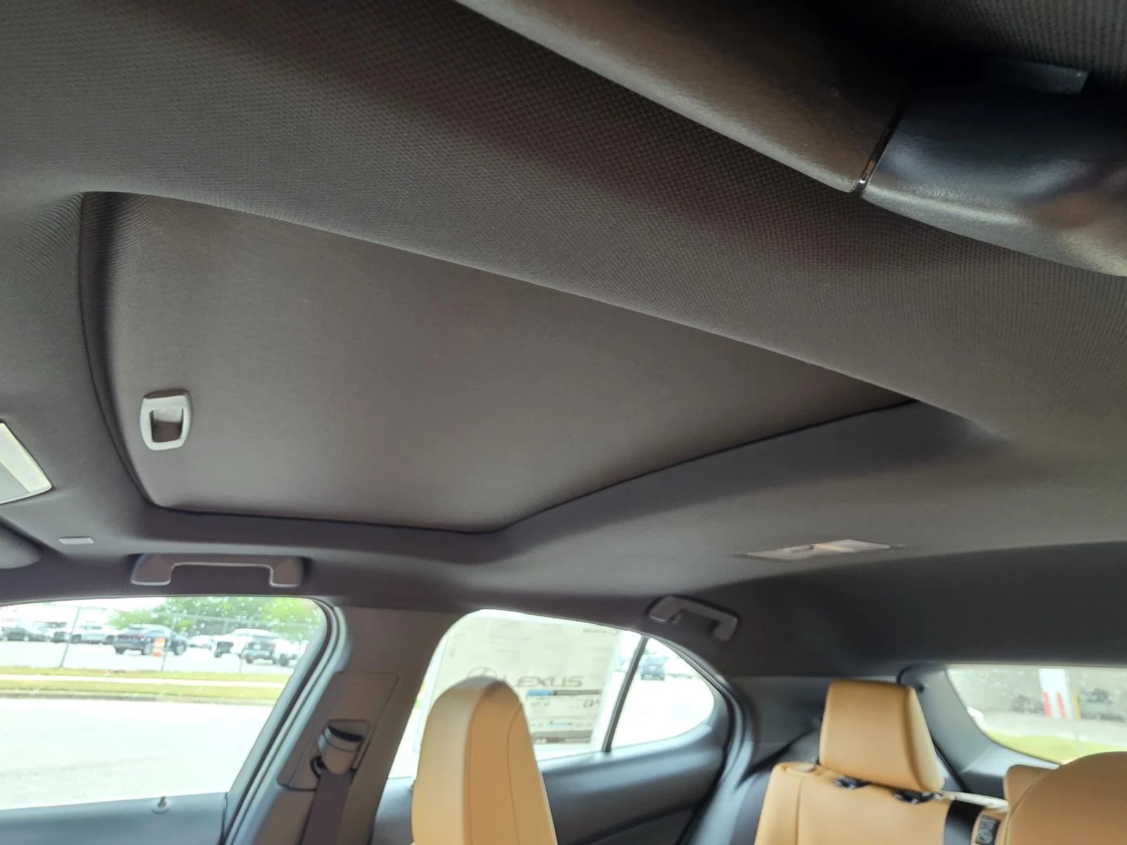 2026 Lexus UX Hybrid 300h Premium - Photo 7