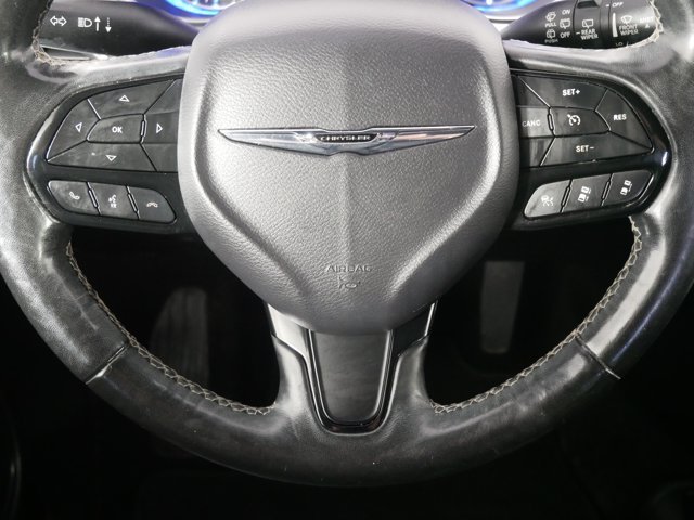 Used 2019 Brilliant Black Crystal Pearlcoat Chrysler Touring L Plus image 23