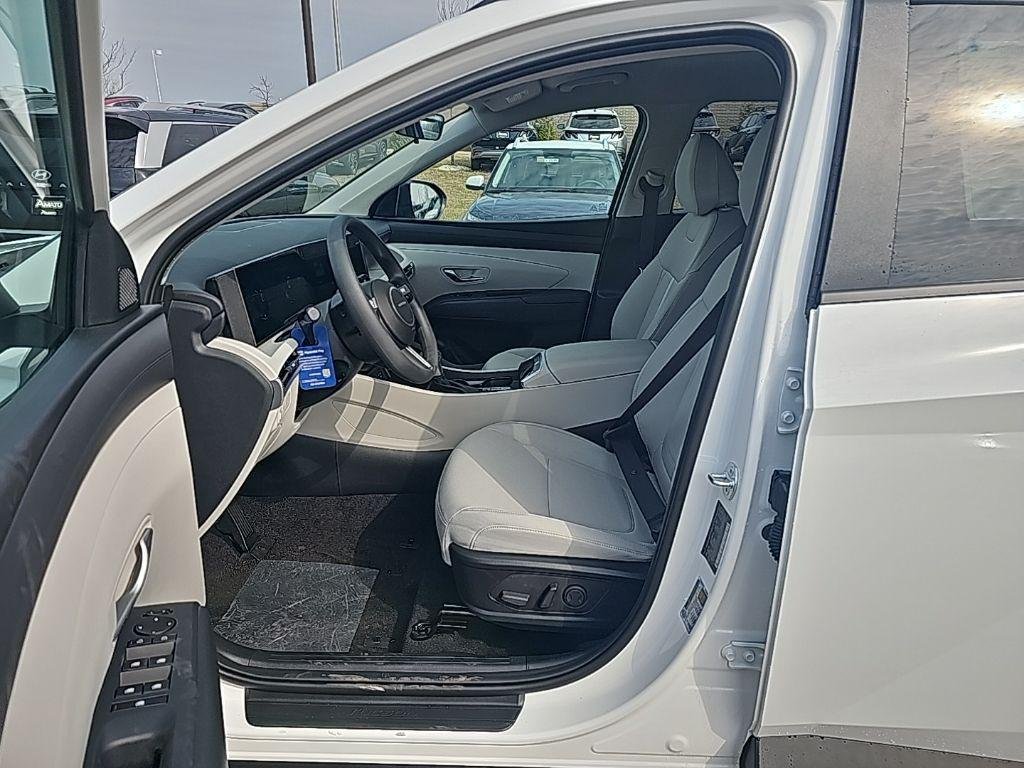 New 2026 White Hyundai SEL AWD image 9