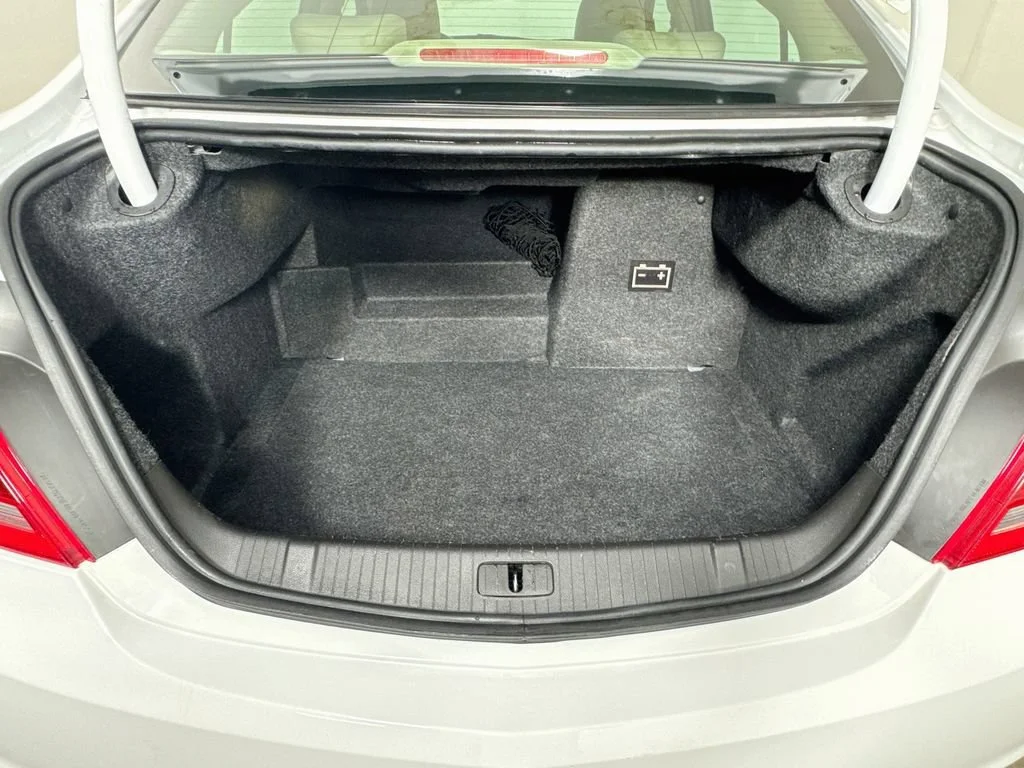 Used 2016 White Buick Base image 30