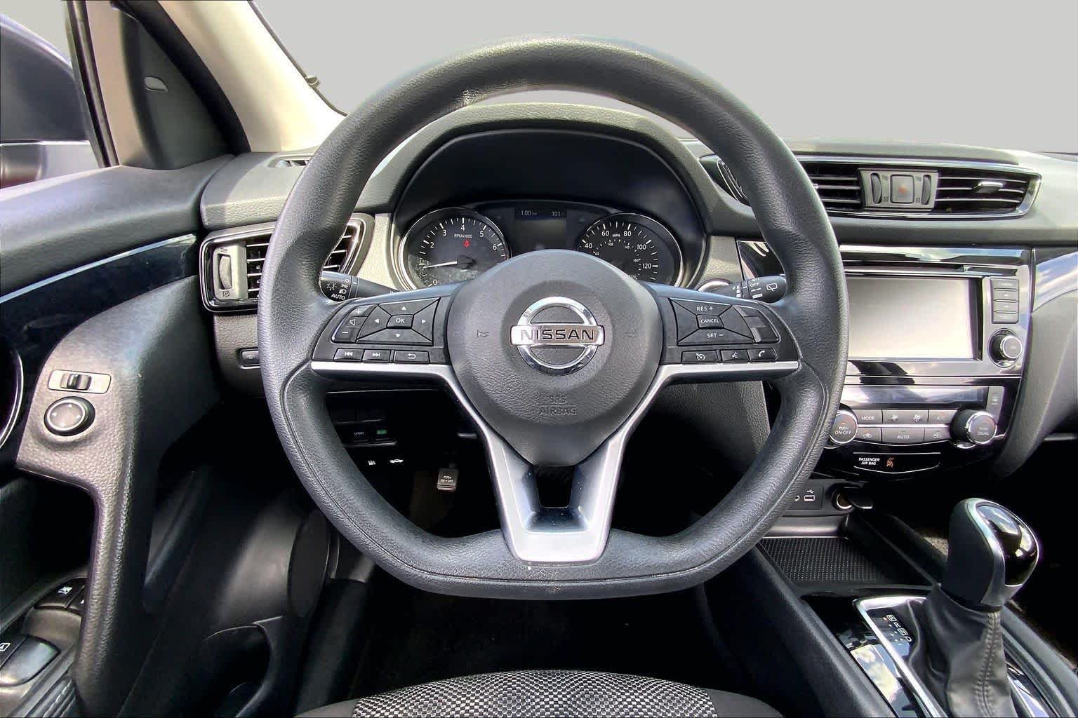 Used 2020 Scarlet Ember Tintcoat Nissan SV image 6