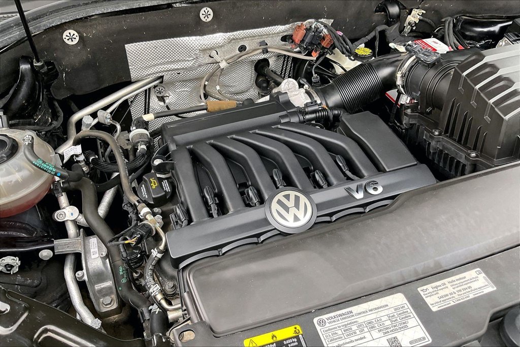 Used 2023 Black Volkswagen 3.6L V6 SEL R-Line image 11