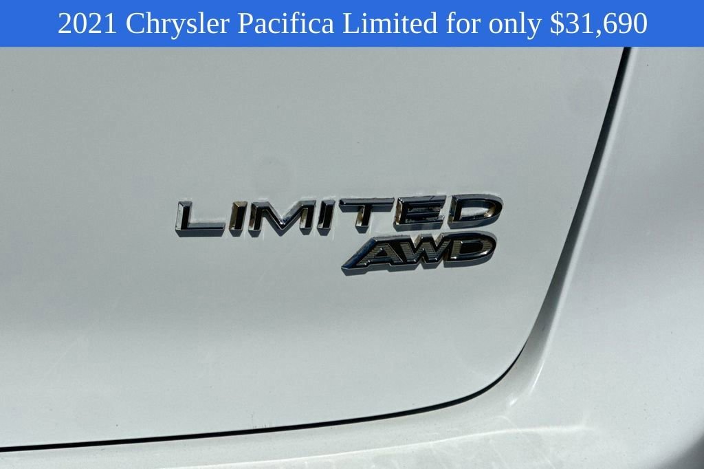 Used 2021 White Chrysler Limited image 33