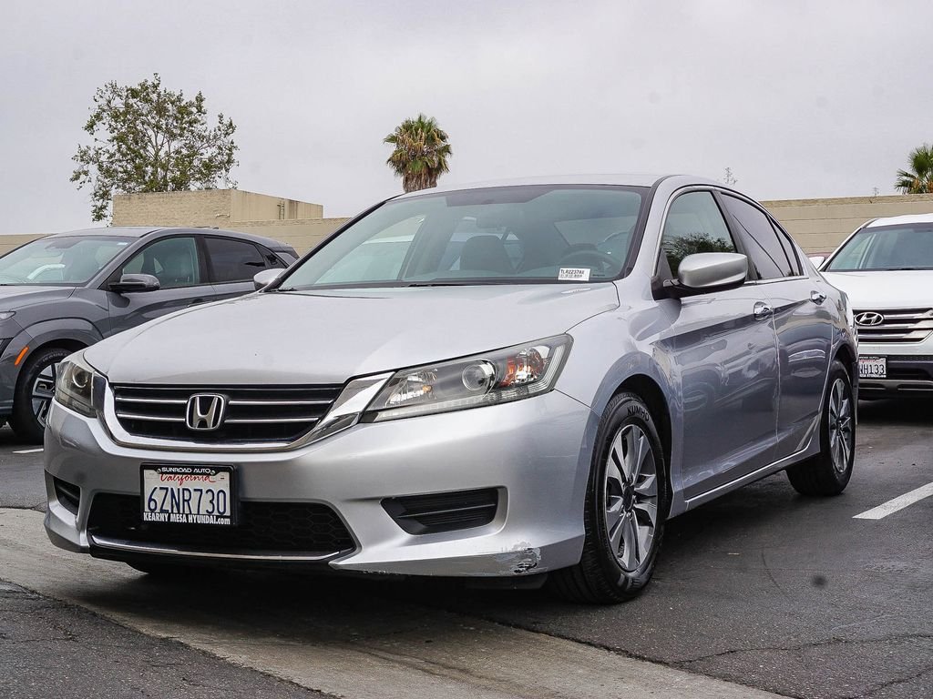 Used 2013  Honda LX image 3