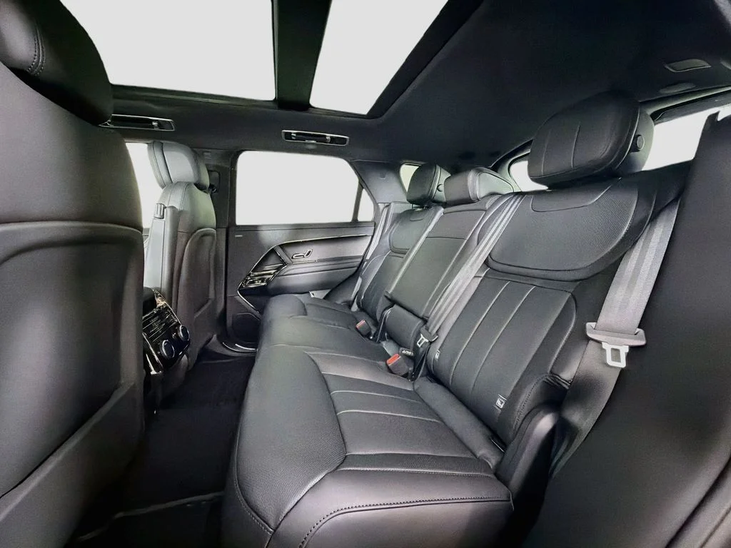 New 2026 Santorini Black Land Rover Dynamic SE image 26