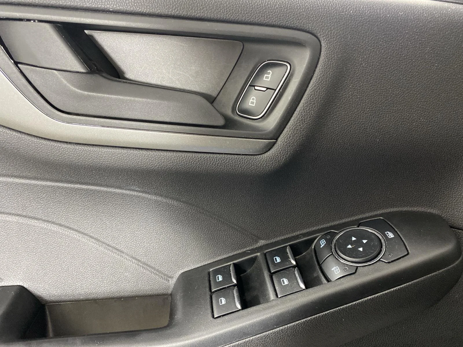 Used 2023 Iconic Silver Ford Active image 12