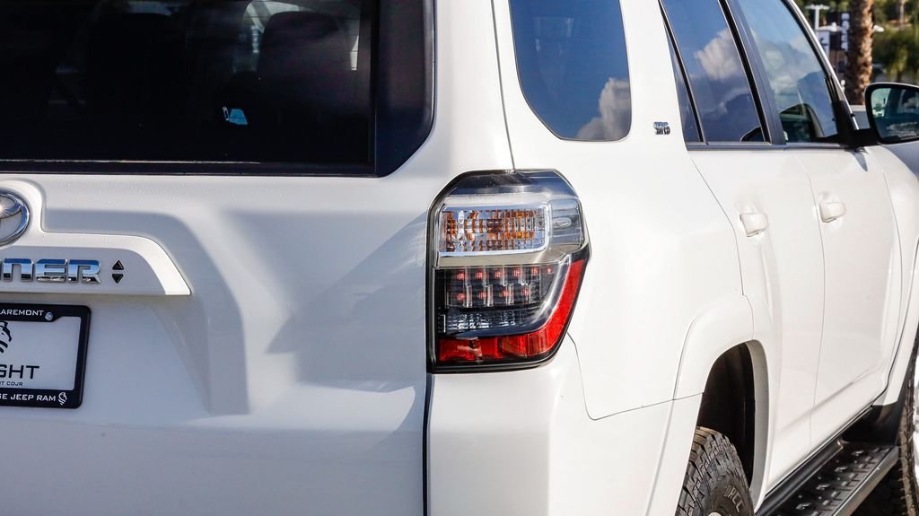 Used 2024 Ice Toyota SR5 image 10