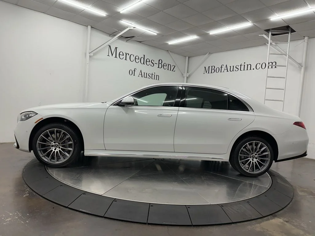 New 2026 White Mercedes-Benz S 580 image 4