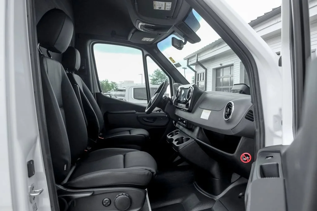 New 2026 Arctic White Mercedes-Benz Cargo 144 WB image 54