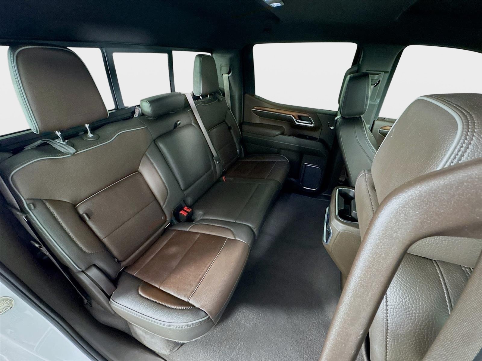 Used 2022 White Frost Tricoat GMC Denali image 26
