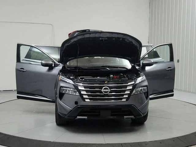 Used 2026 Gray Nissan Platinum image 10