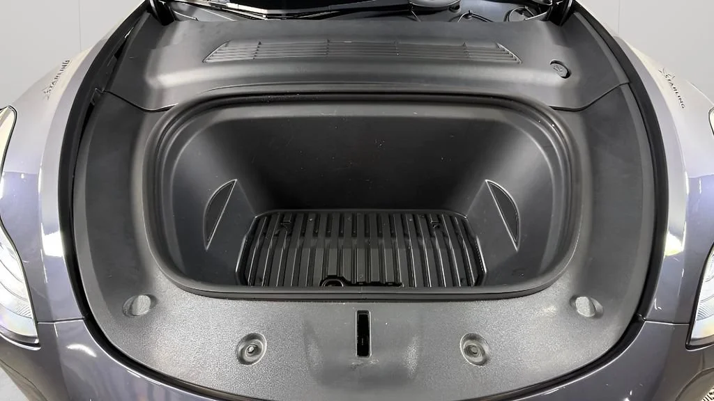 Used 2021 Black Tesla Performance Dual Motor All-Wheel Drive image 37