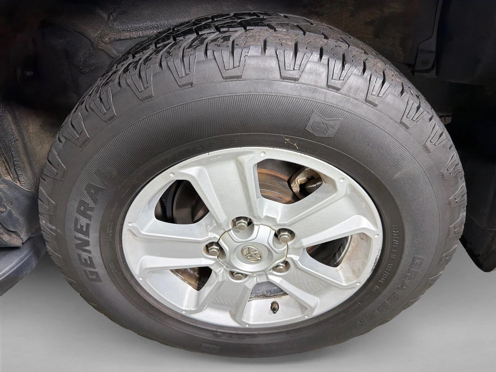 Used 2019 Magnetic Gray Metallic Toyota SR5 image 21