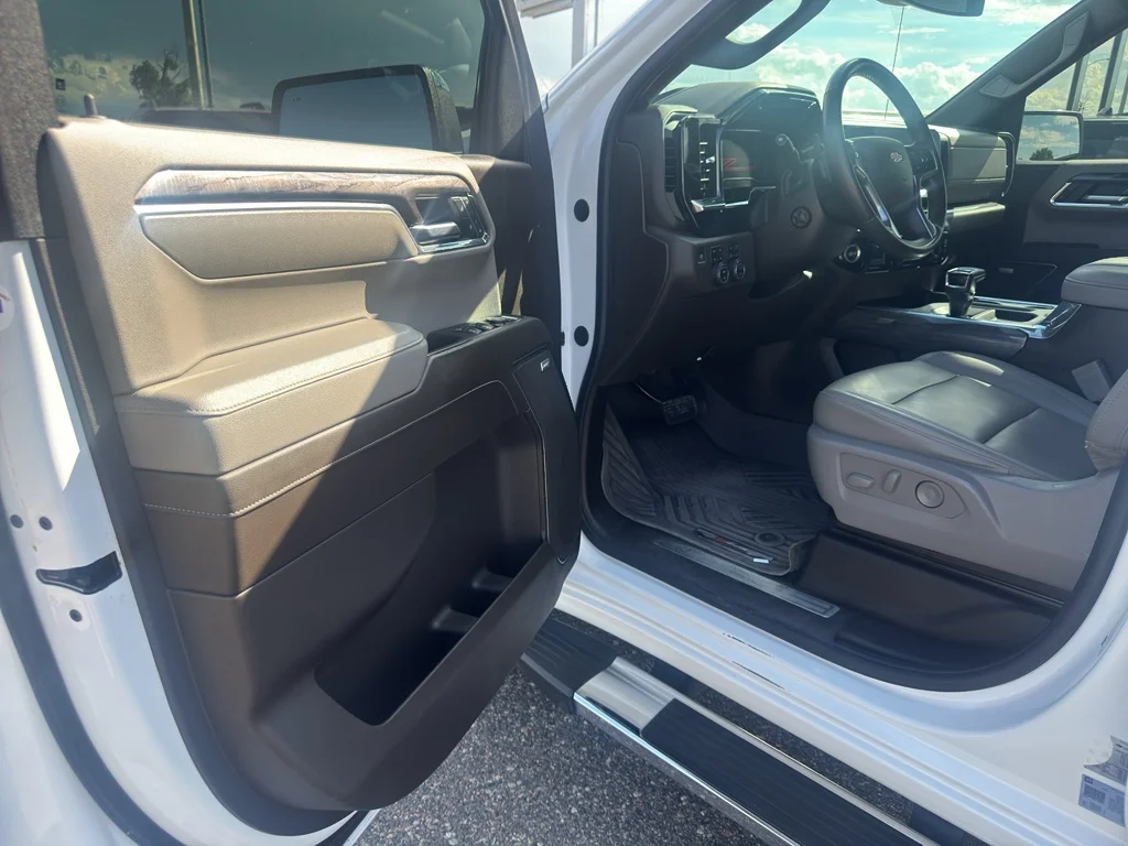 Used 2023 Summit White Chevrolet LTZ image 12
