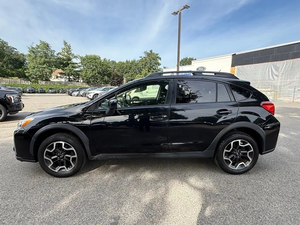 Used 2016 Crystal Black Silica Subaru 2.0i Premium image 5