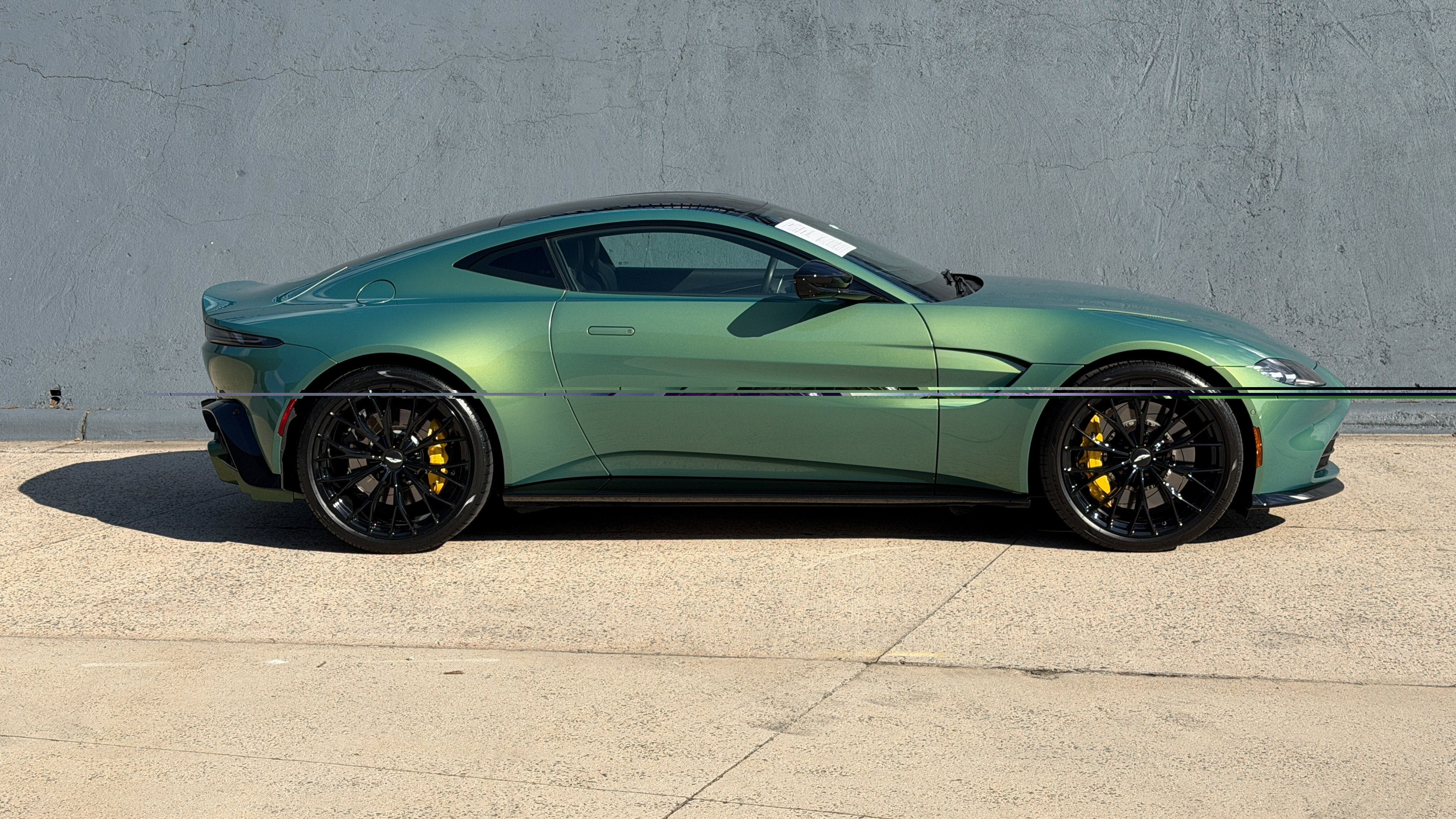 Used 2023 Iridescent Emerald Aston Martin coupe image 13
