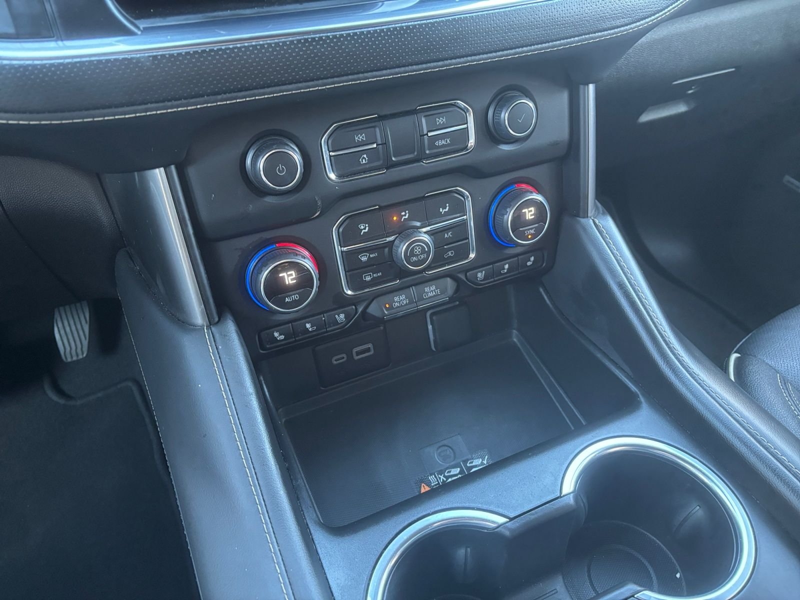 Used 2024 White Chevrolet Premier image 27
