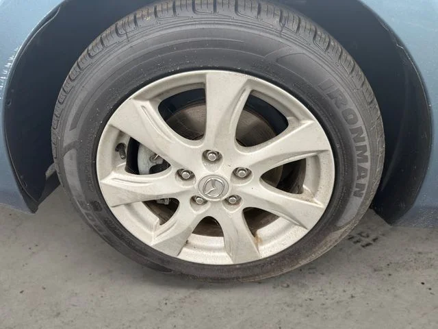 Used 2010 Blue Mazda i Touring image 9
