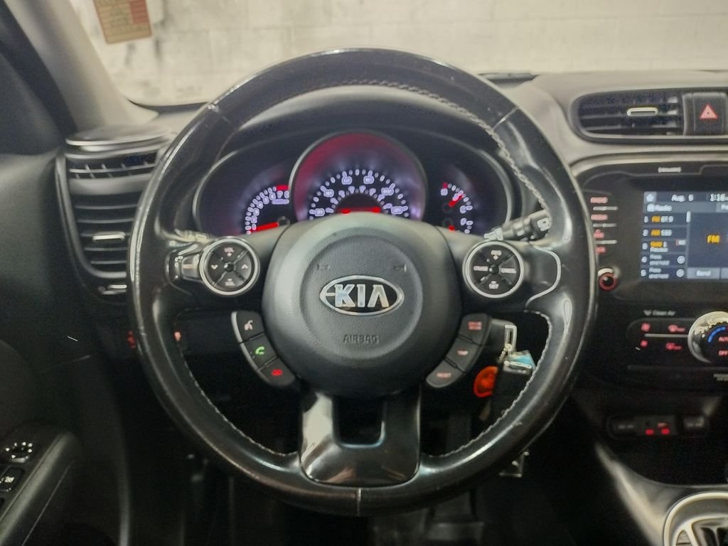 Used 2019 Caribbean Blue Kia Plus image 34