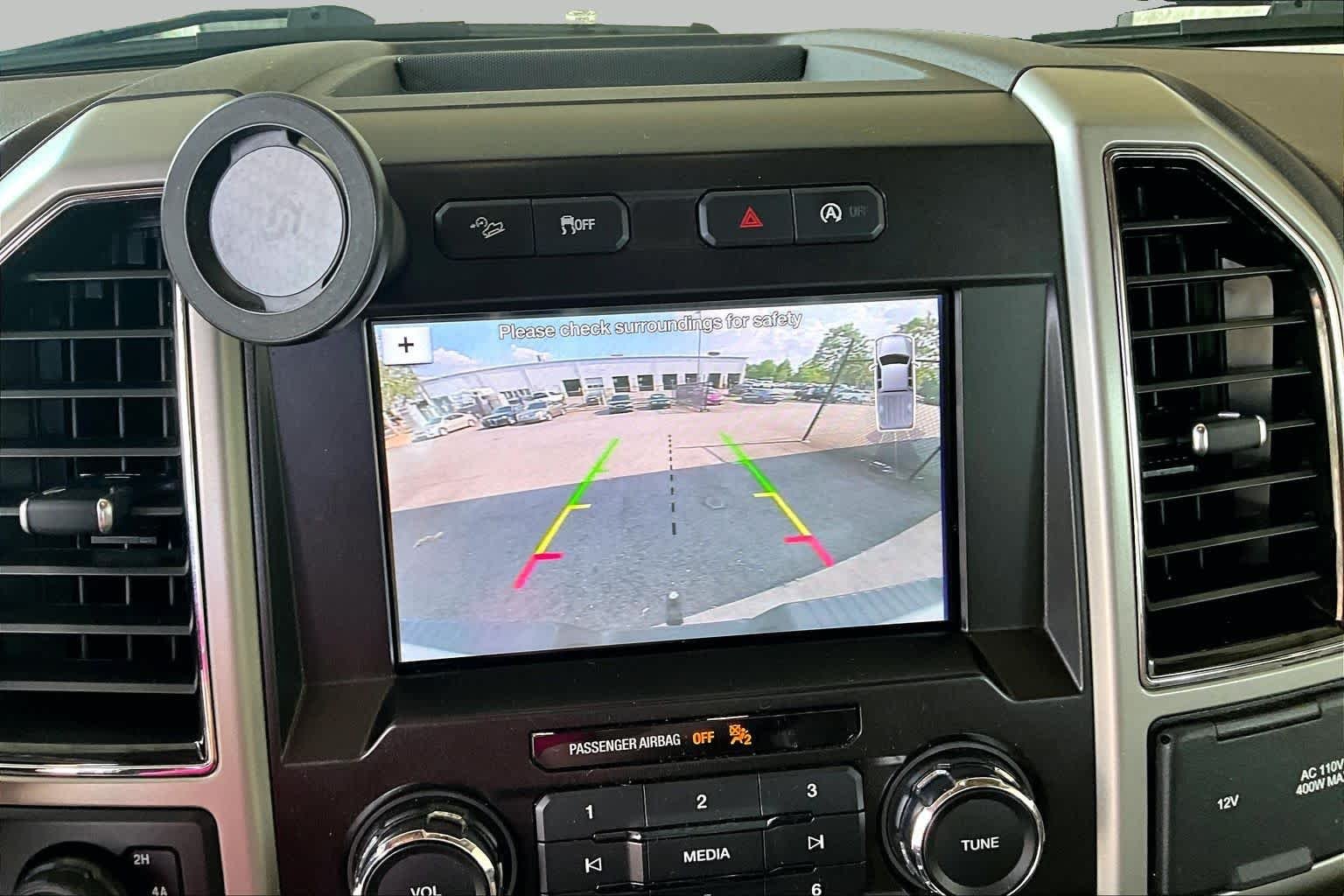 Used 2018 White Platinum Metallic Tri-Coat/Stone Gray Ford LARIAT image 28