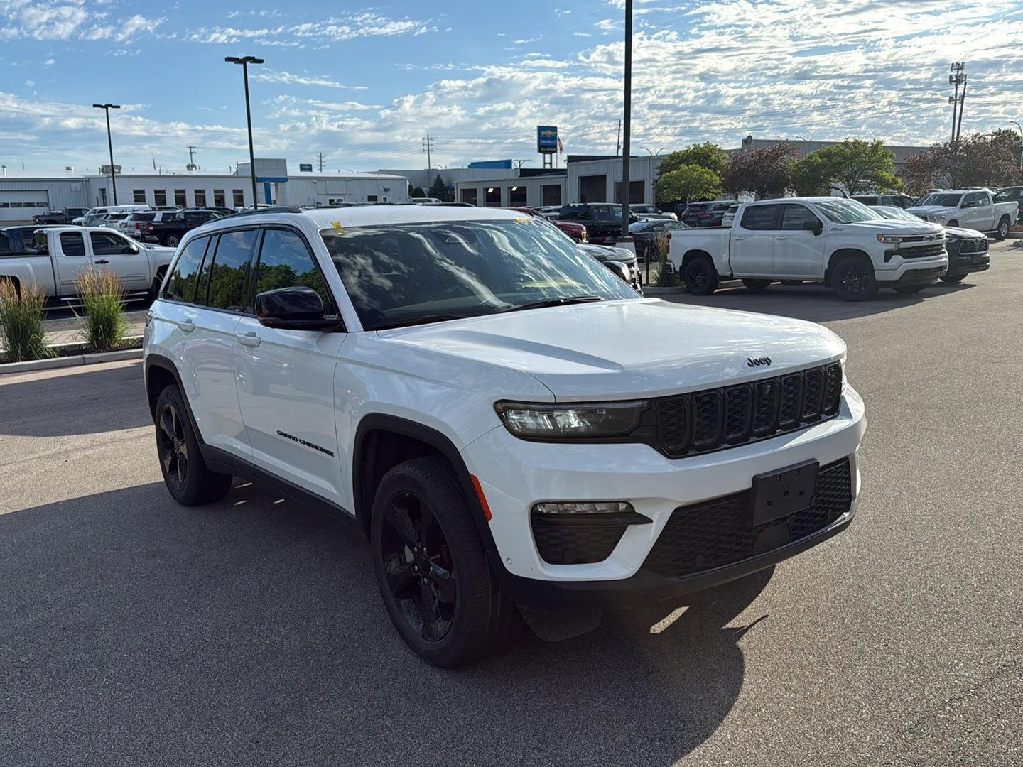 Used 2023 Bright White Jeep Limited image 1