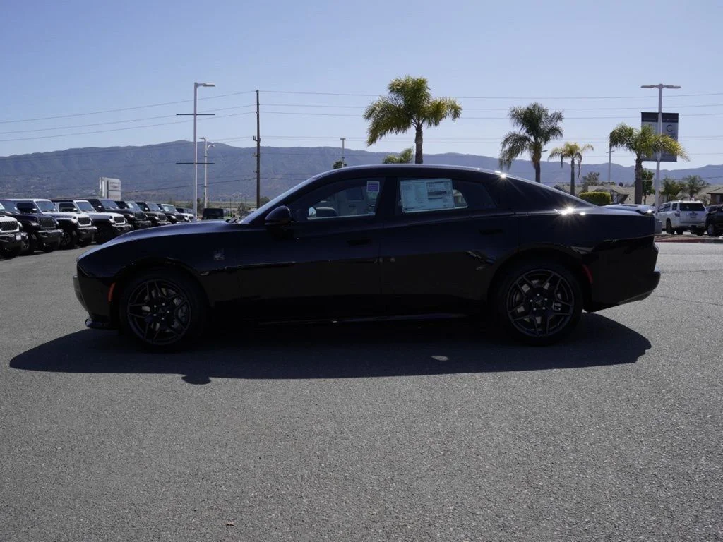 New 2026 Diamond Black Crystal Pearlcoat Dodge R/T Scat Pack image 6