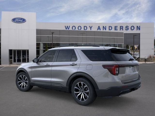 New 2026 Carbonized Gray Metallic Ford ST-Line image 4