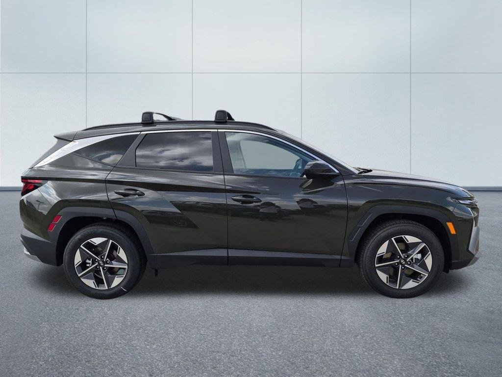 New 2026 Green Hyundai SEL FWD image 7