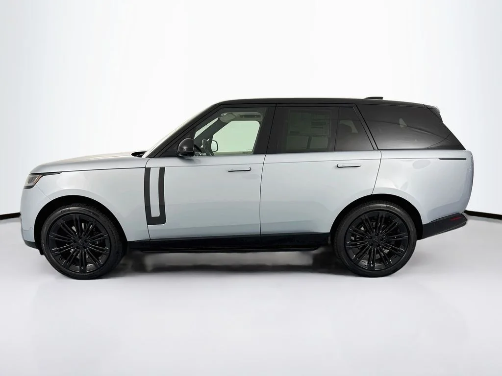New 2026 Ionian Silver in Gloss finish Land Rover SE image 8