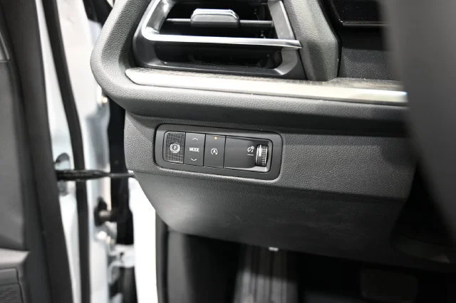 2027 Chevrolet Traverse LT - Photo 26