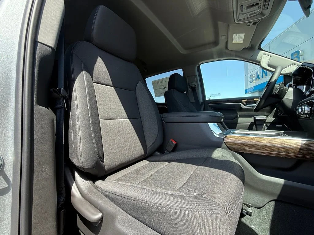 New 2026 Sterling Metallic GMC Elevation image 12