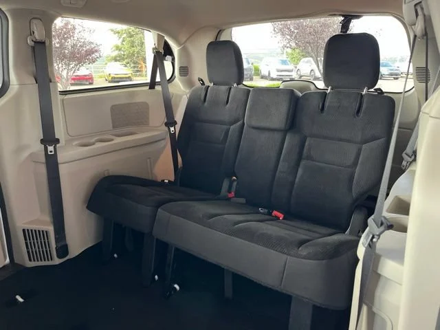 Used 2019 White Knuckle Clearcoat Dodge SE image 44