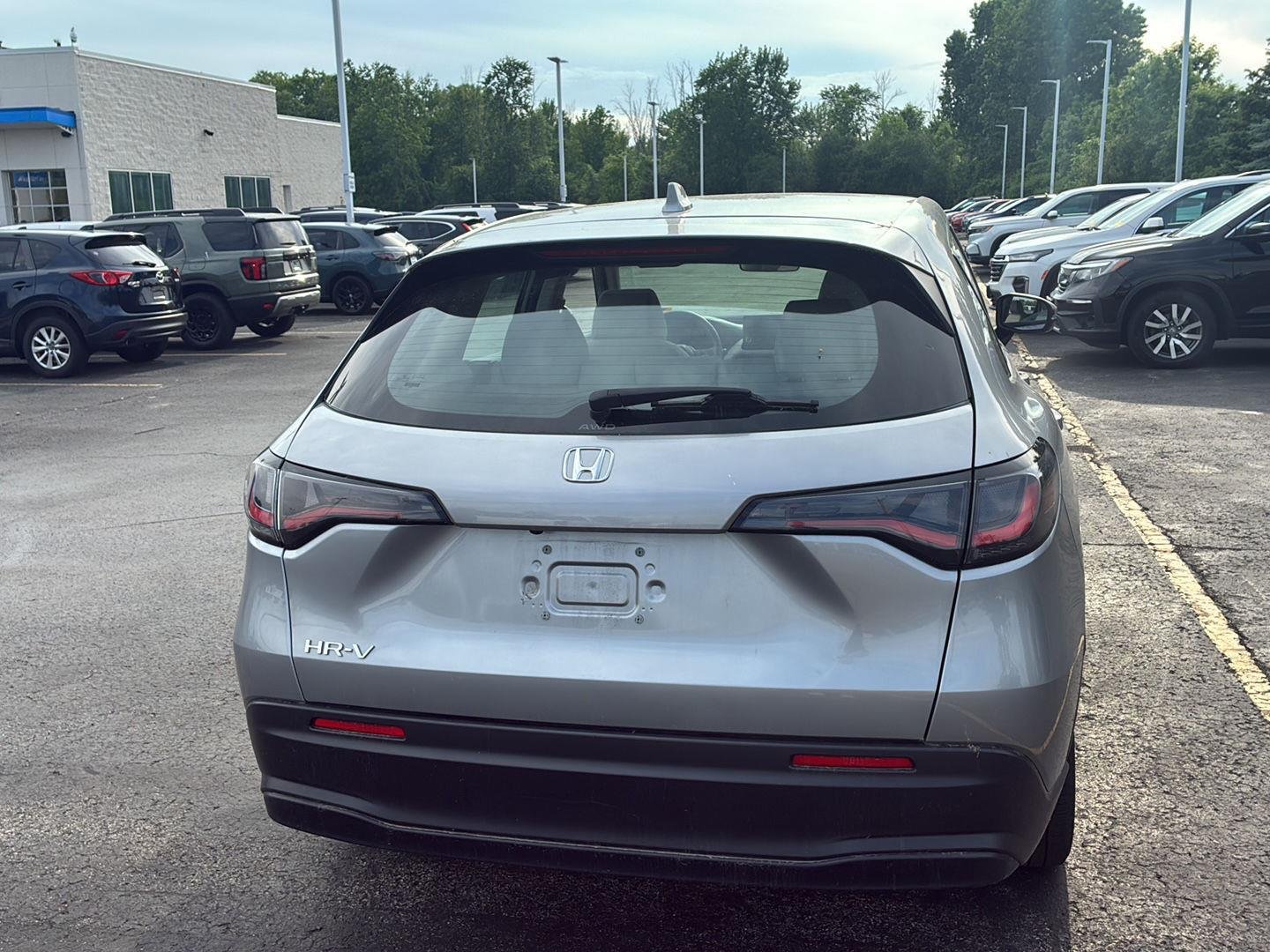 Used 2024 Lunar Silver Metallic Honda LX image 16