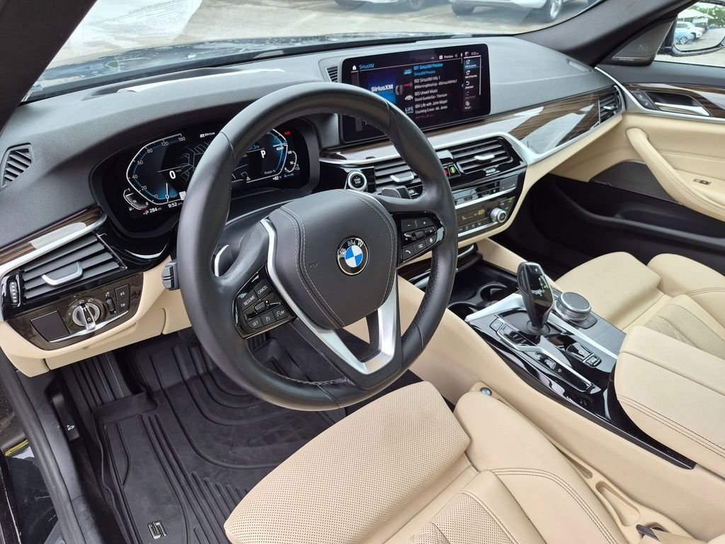 Used 2021 Black BMW 530e iPerformance image 25