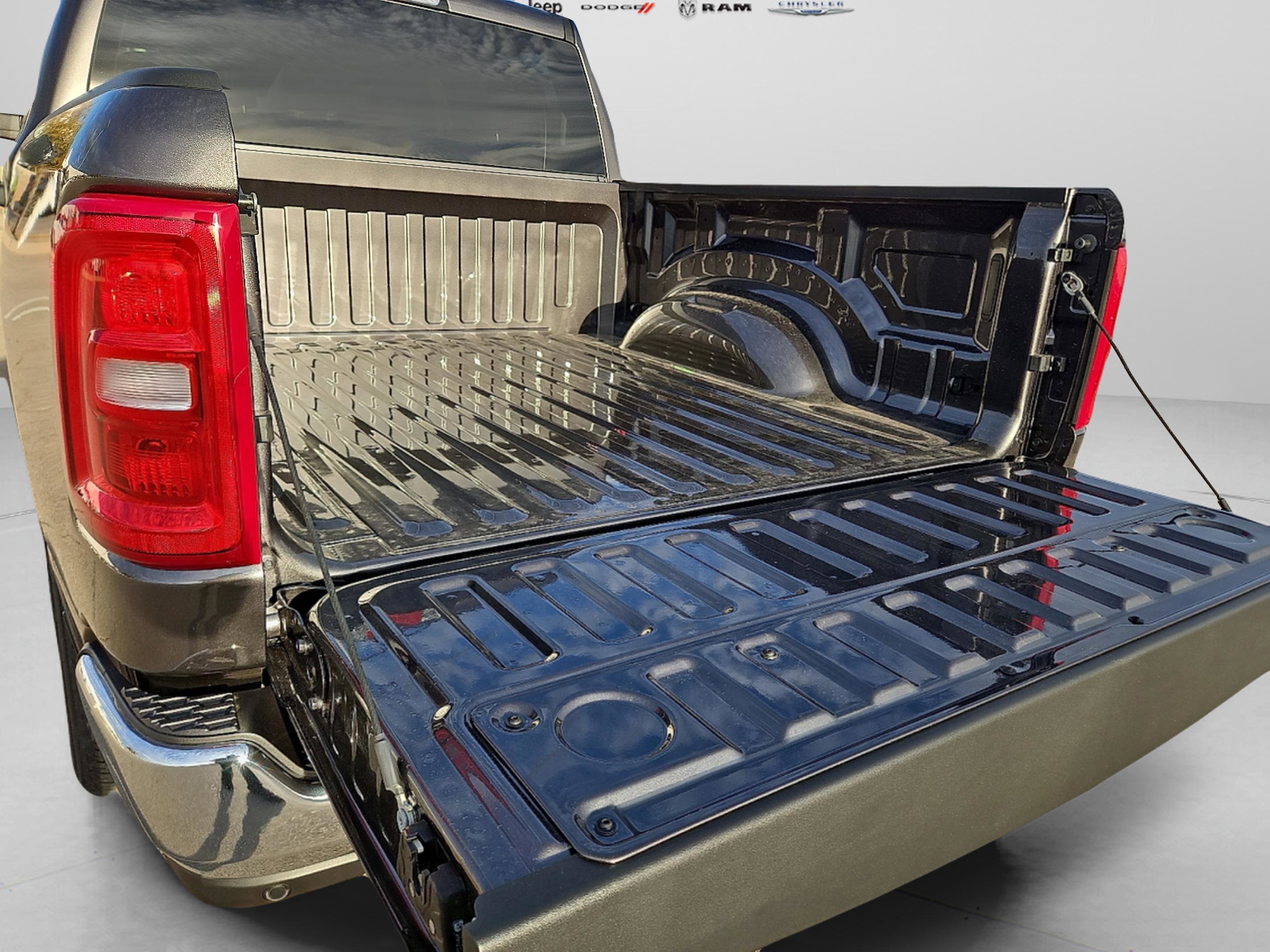 New 2026 Granite Crystal Metallic Clear-Coat Exterior Paint RAM Lone Star image 12