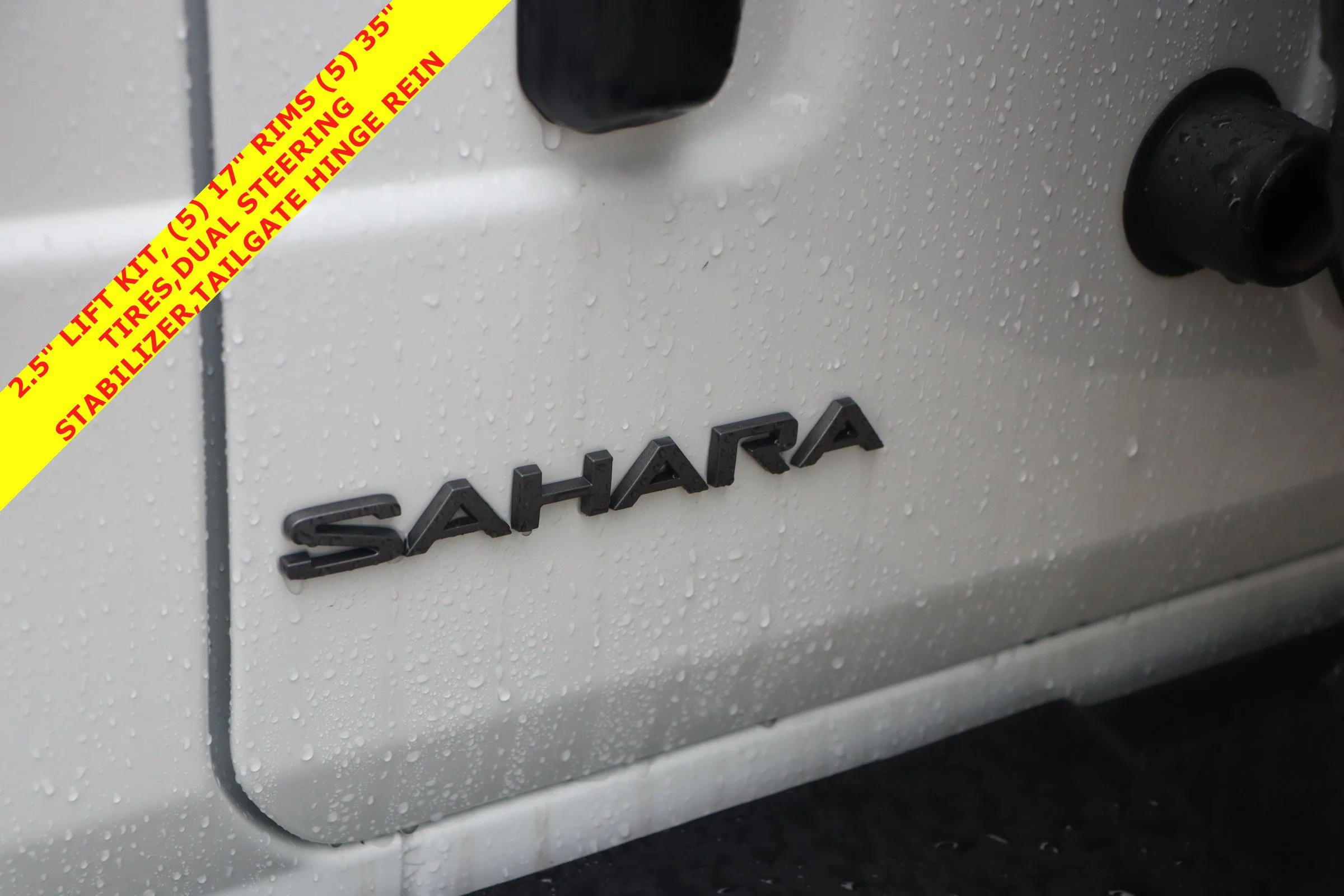 New 2026 Bright White Clear-Coat Exterior Paint Jeep Sahara image 11