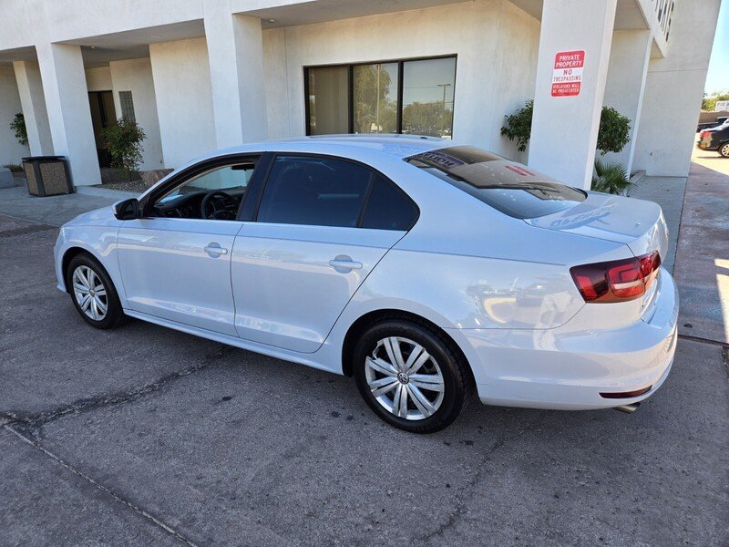 2017 Volkswagen Jetta 1.4T S photo 3