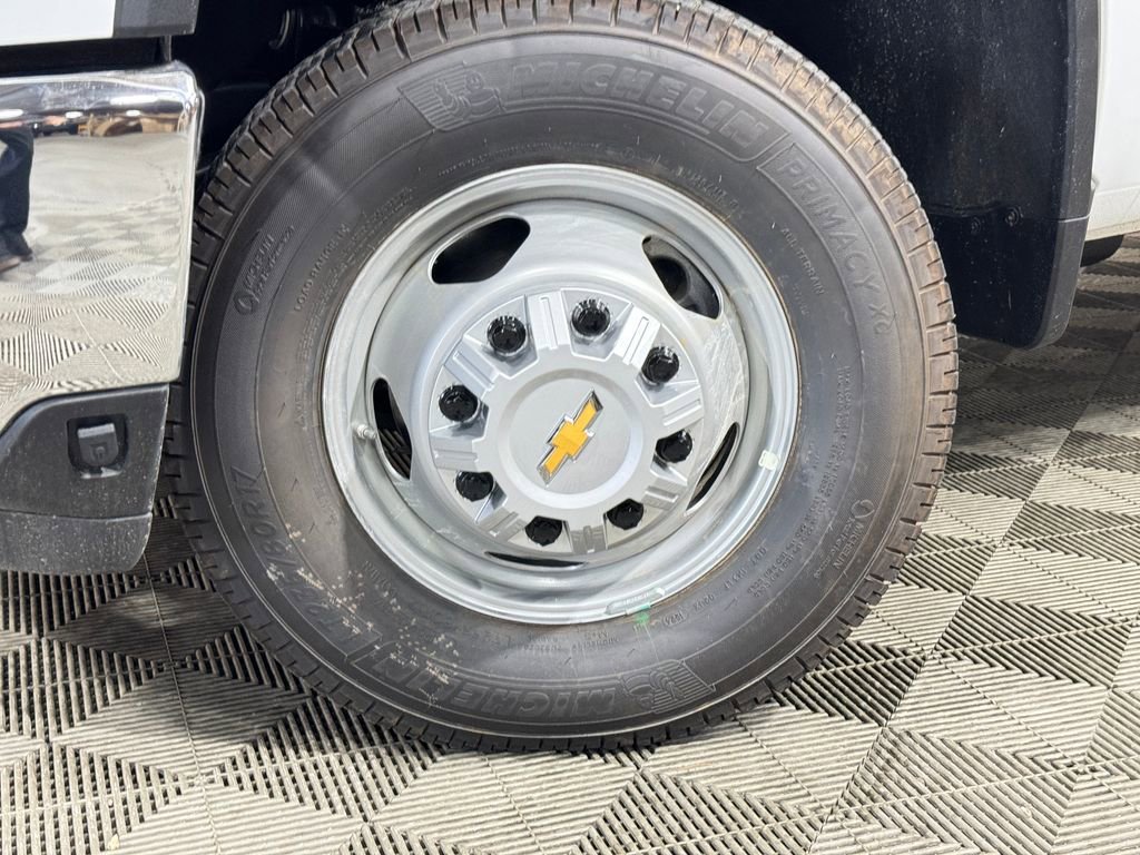 2024 Chevrolet Silverado 3500HD Work Truck photo 2